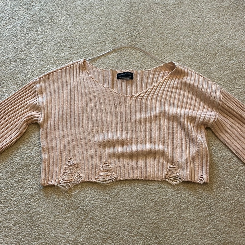 Blush cropped UO distressed sweater